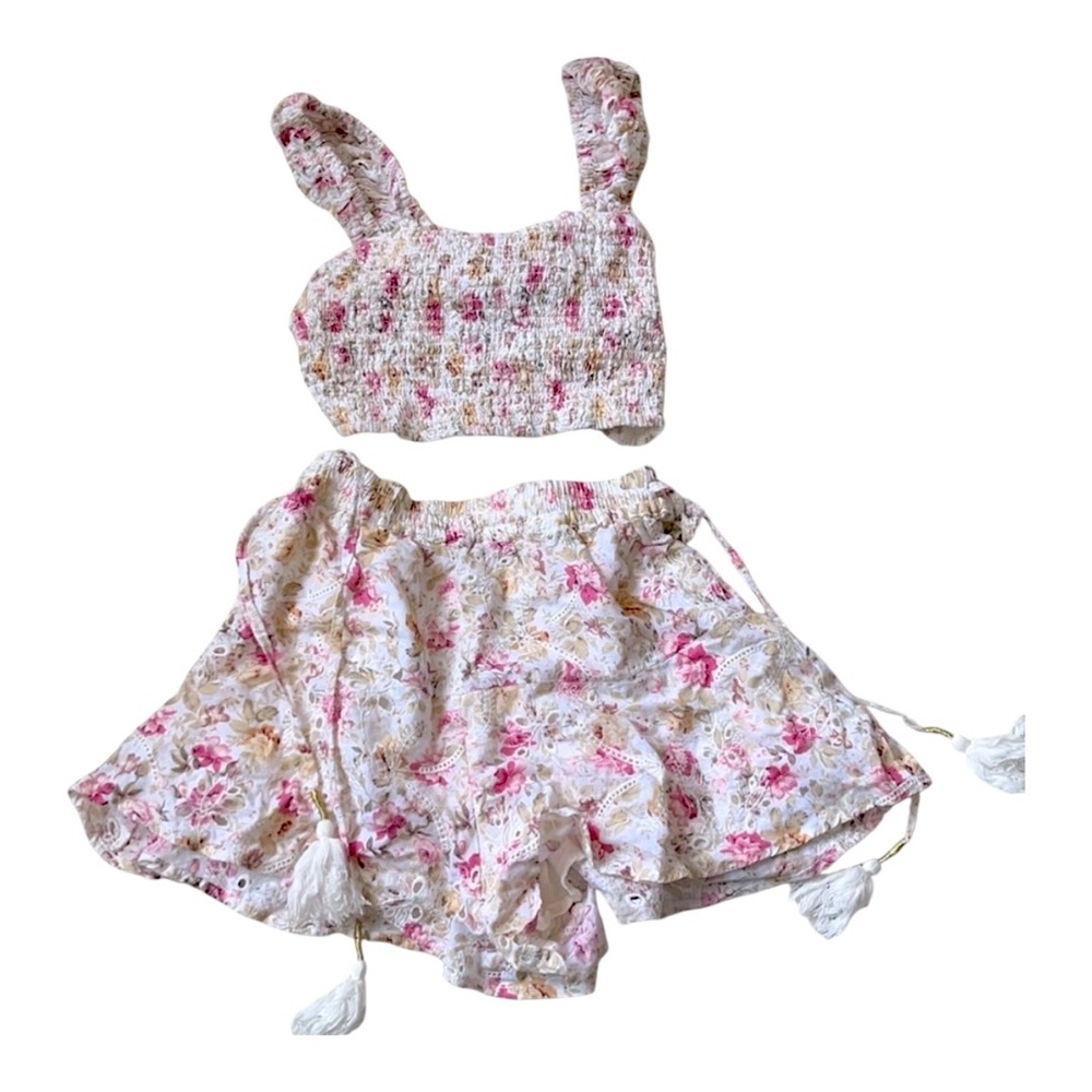 NWOT 🌸MINKPINK shorts and crop-top Set